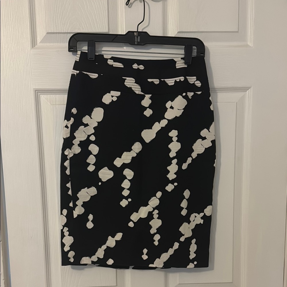 Black and White Patterned Women's Skirt